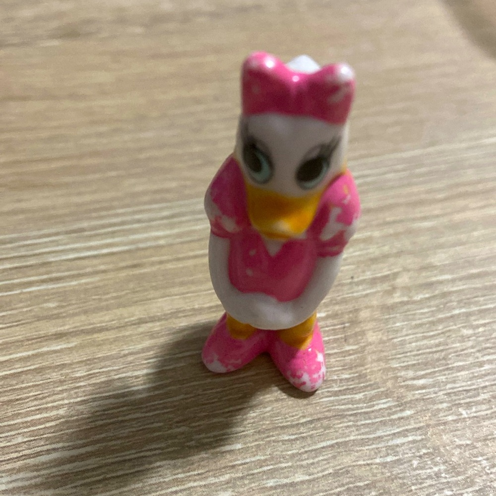 Daisy Duck Walt Disney Vintage Porcelain MINI Figure Taiwan